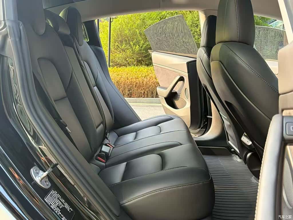 Tesla Model 3, 2022 все фото