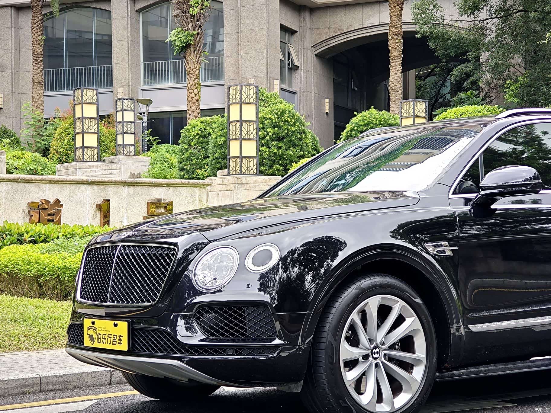 Bentley Bentayga, 2018 3