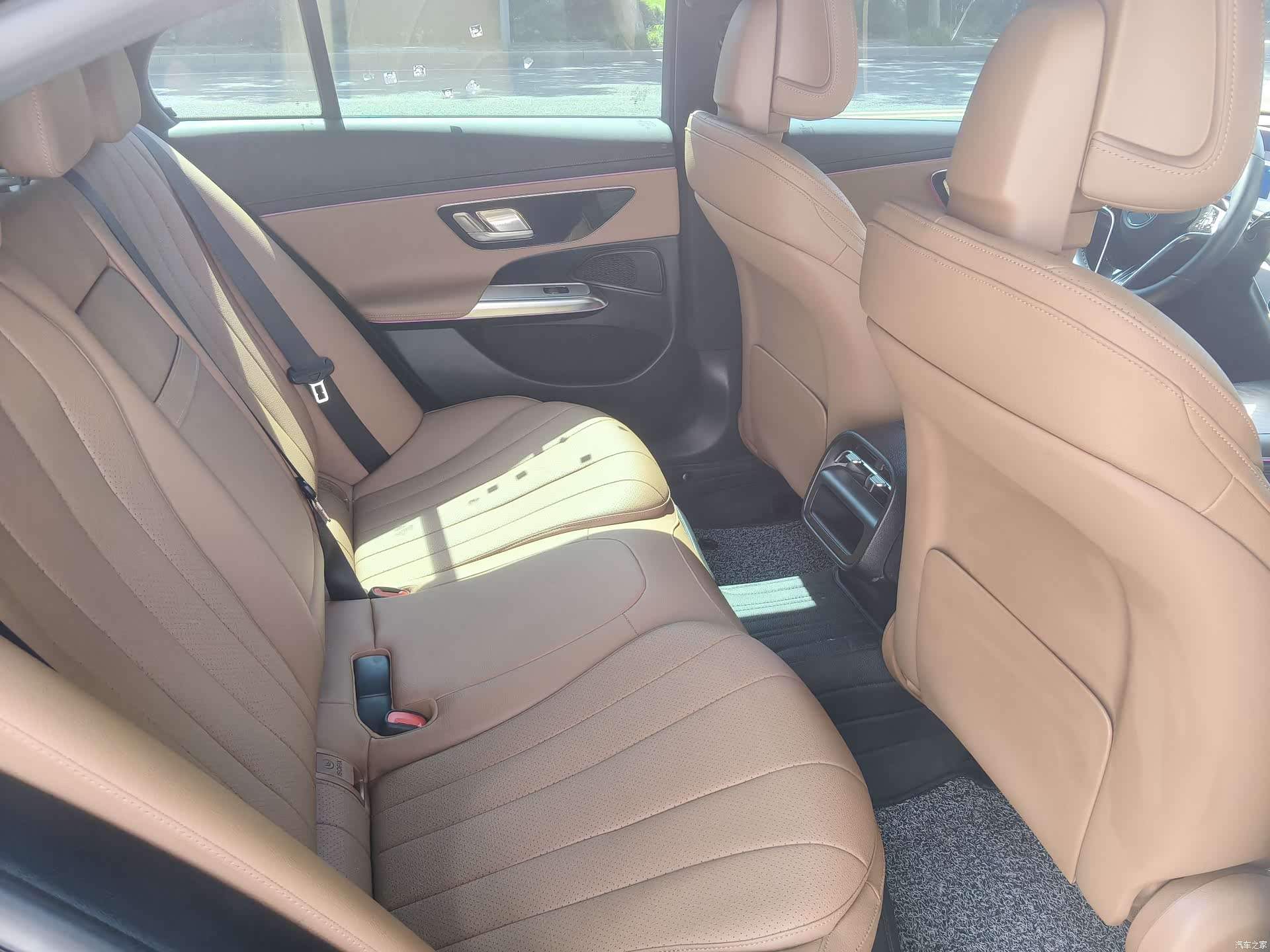 Mercedes-Benz E-Class, 2025 8
