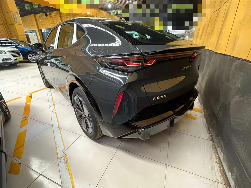 Volkswagen With the crowd 06