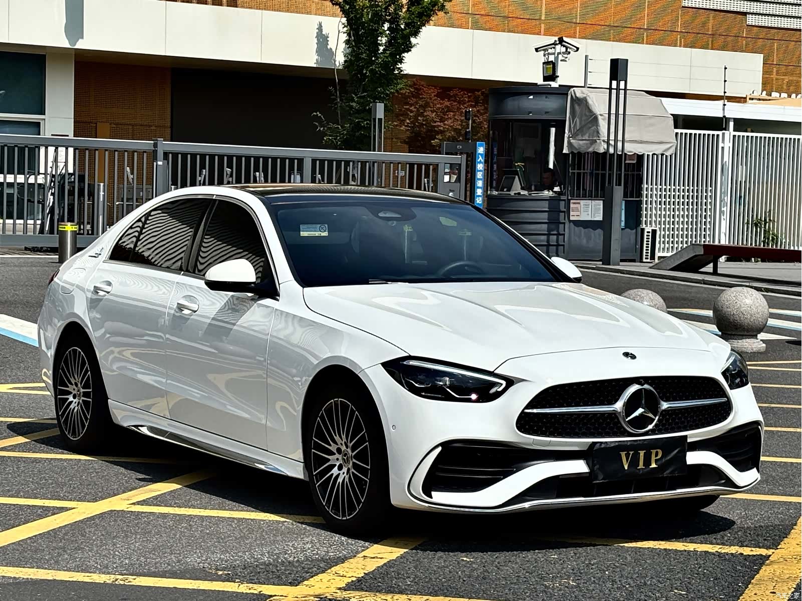 Mercedes-Benz C-Class, 2025 3