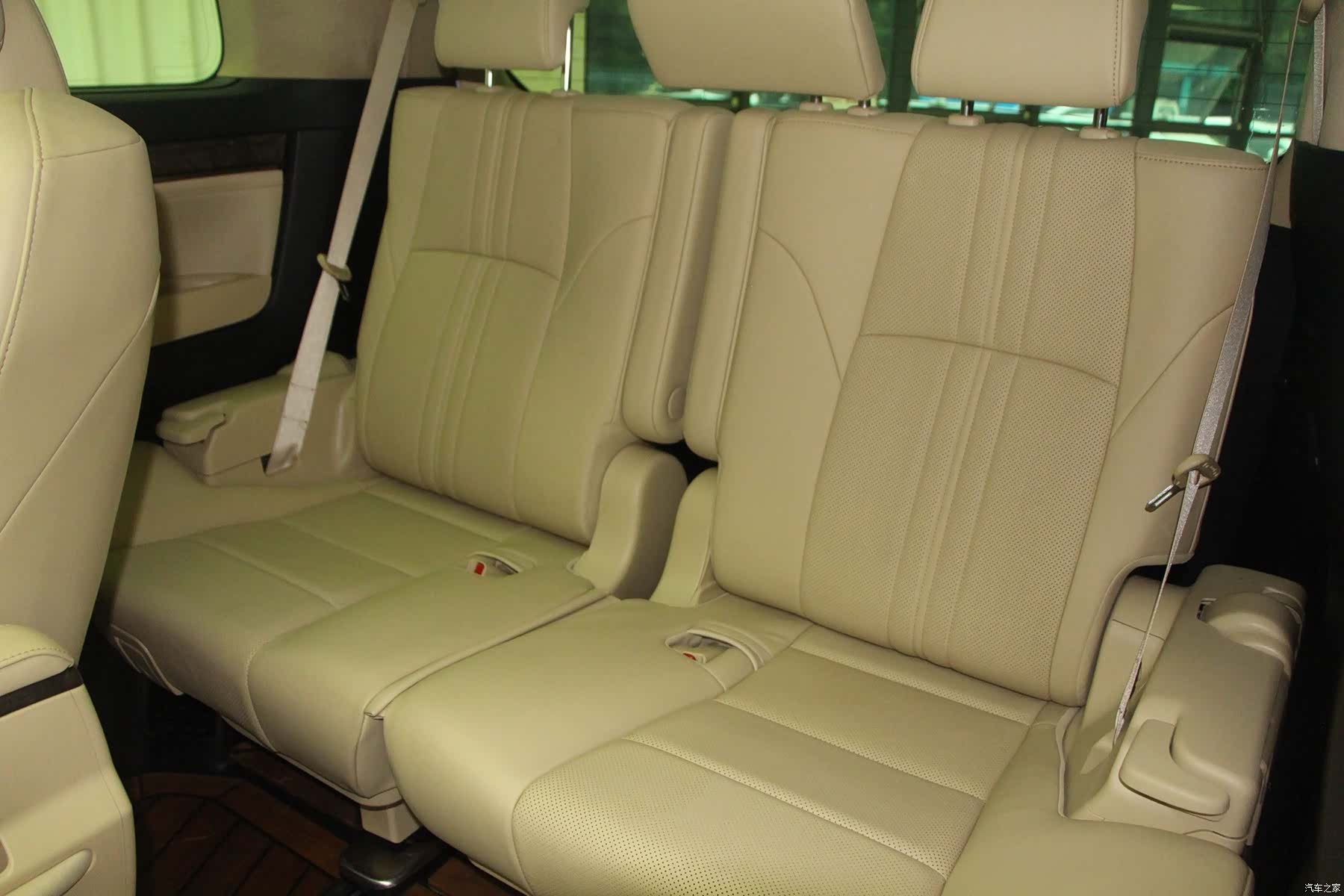 Toyota Alphard, 2020 10