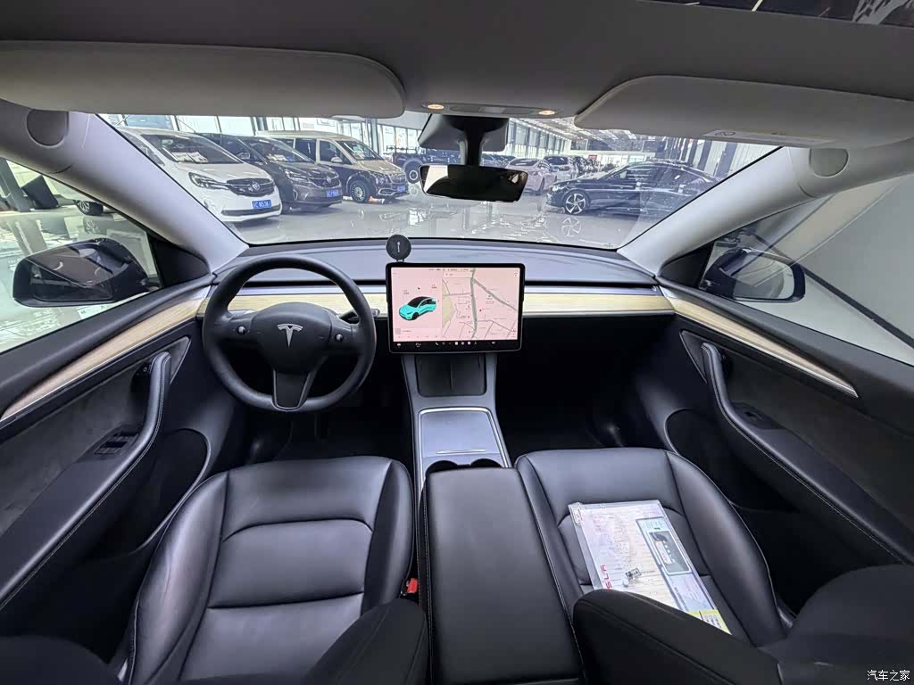 Tesla Model Y, 2021 4