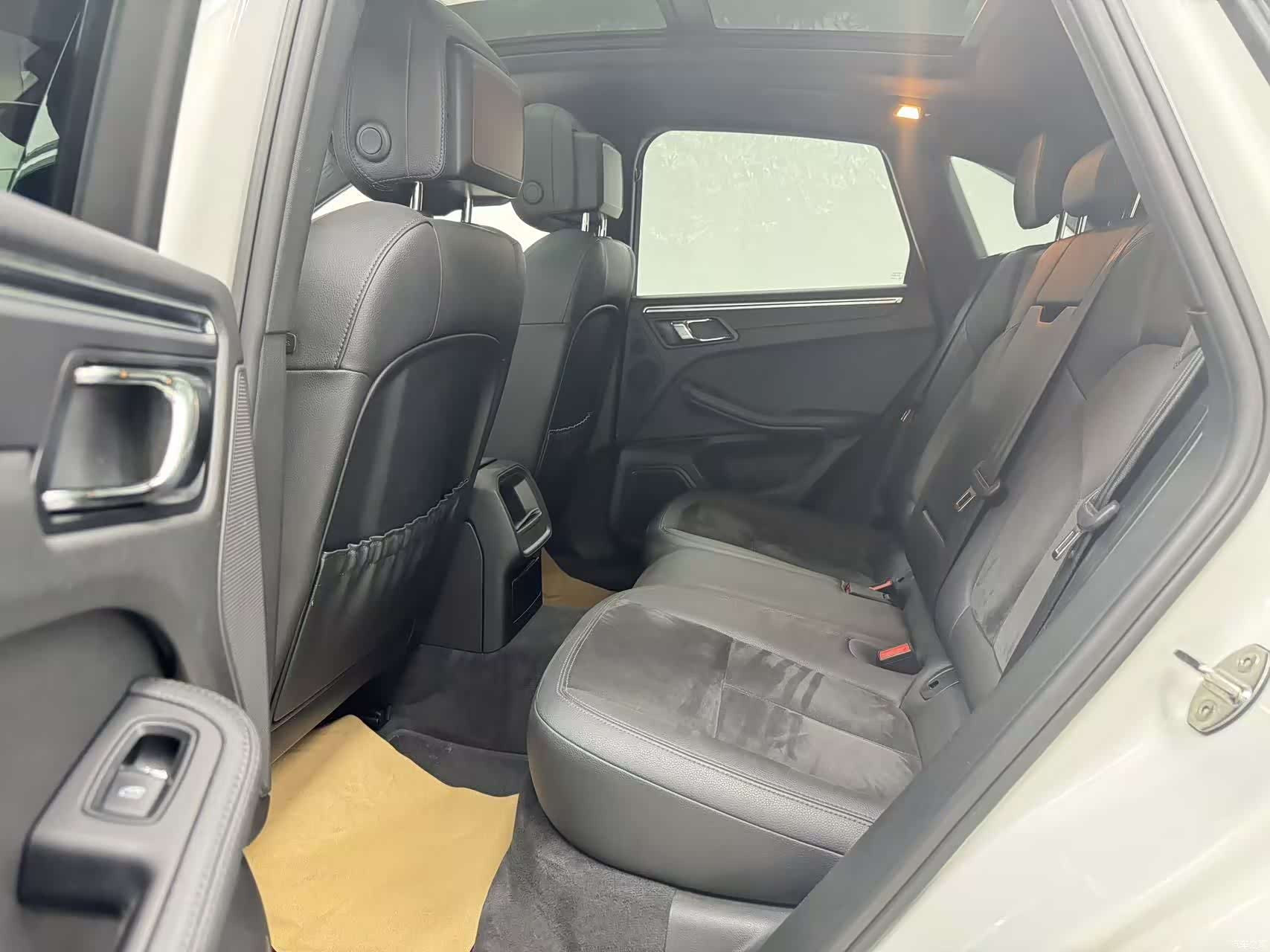 Porsche Macan, 2016 11