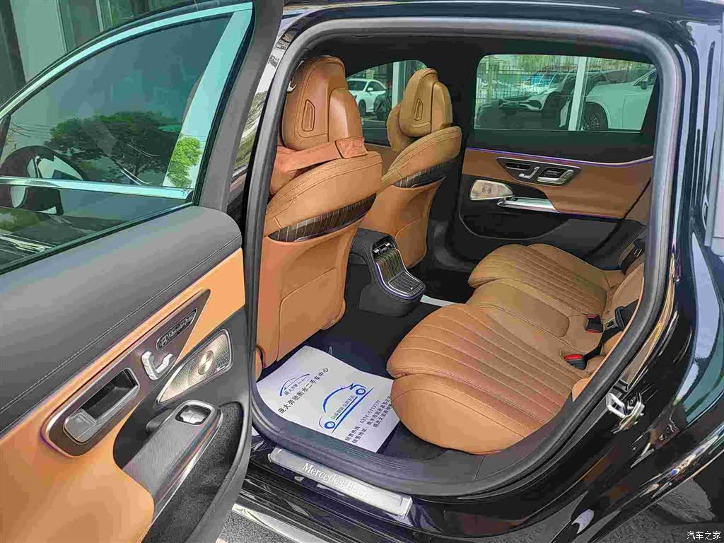 Mercedes-Benz E-Class, 2024 13