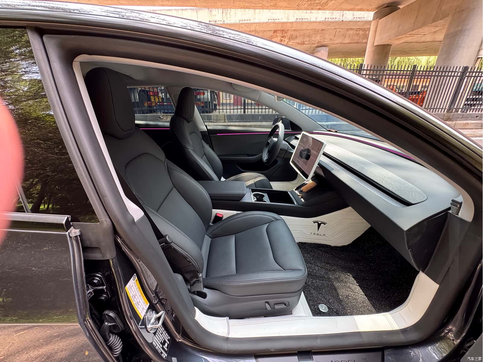 Tesla Model 3, 2025 4