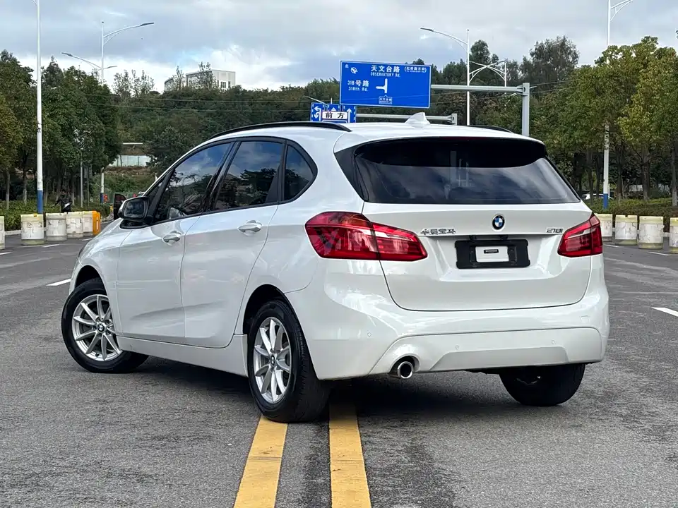 BMW 2 series station wagon