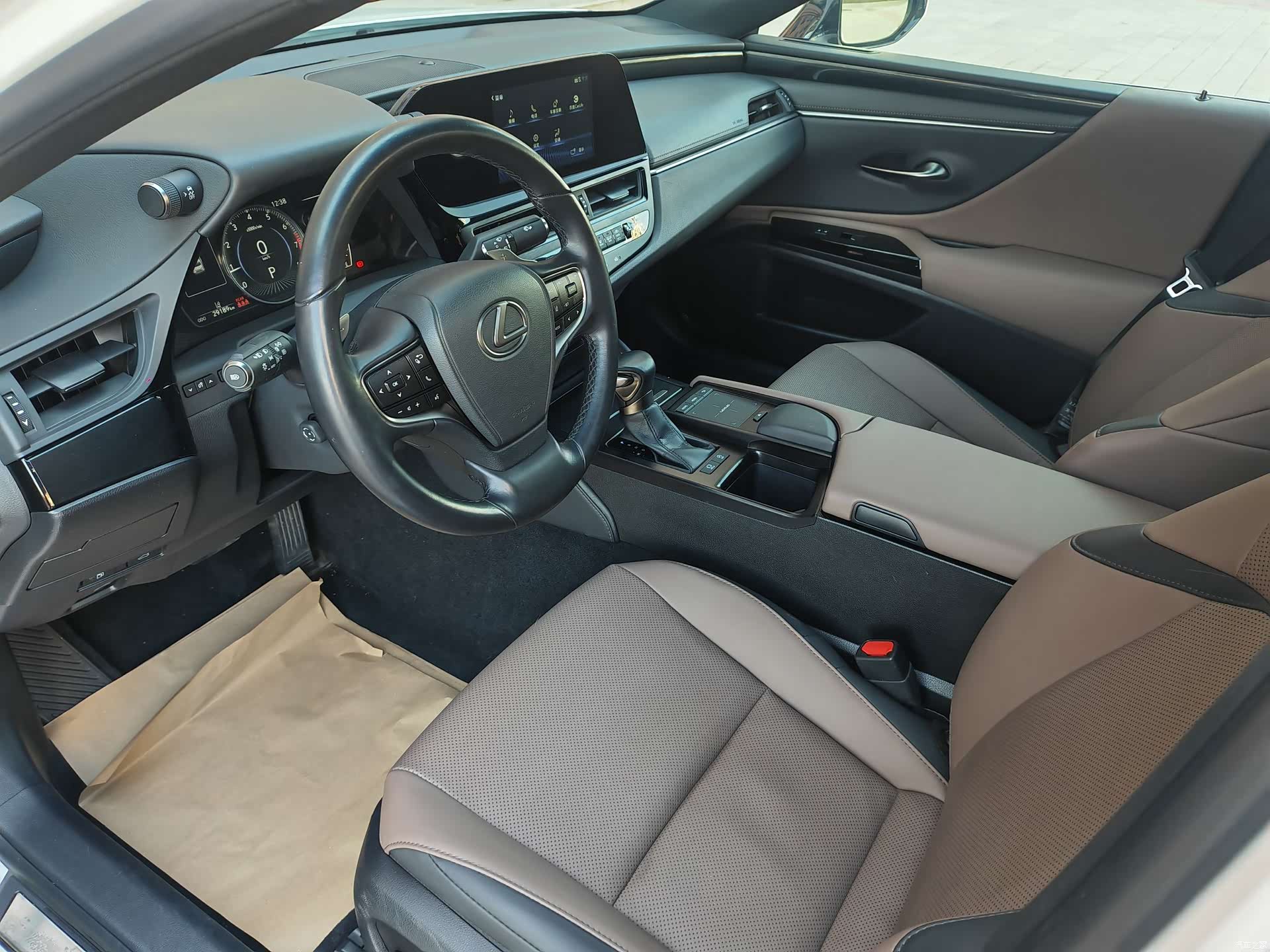 Lexus ES, 2022 9