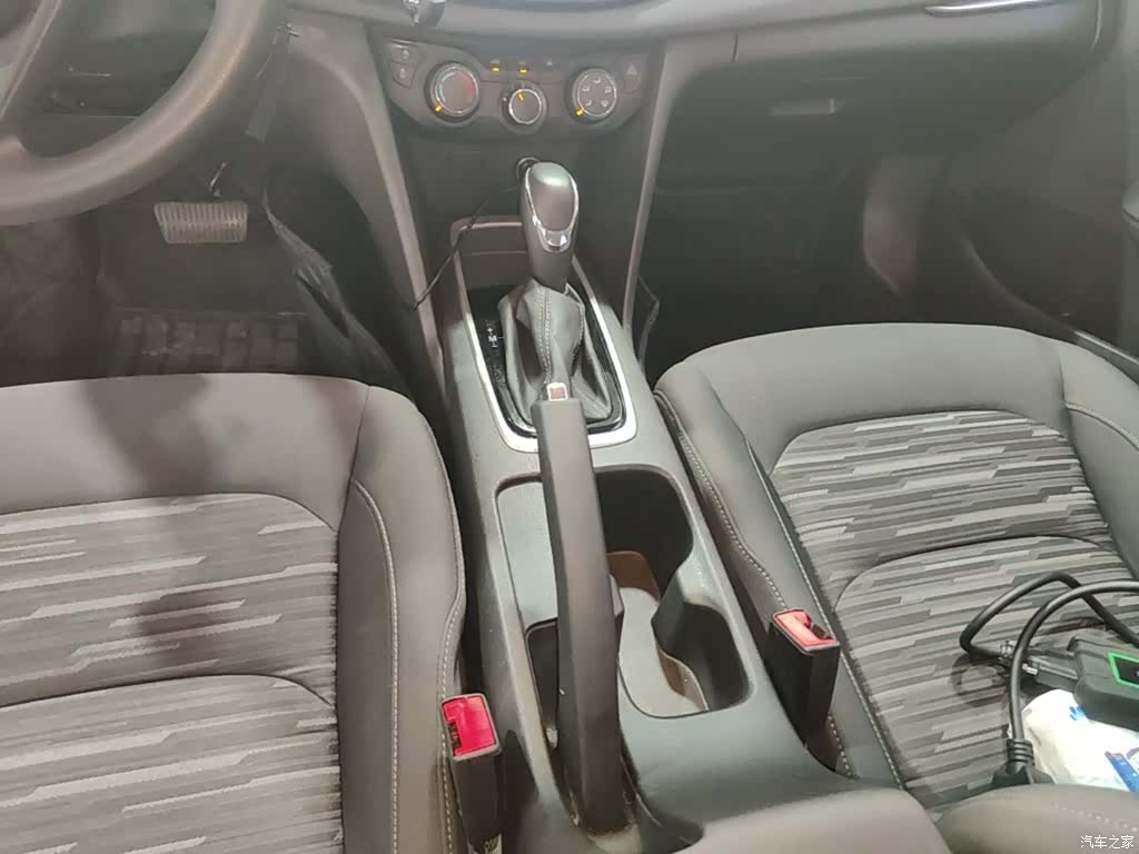 Chevrolet 320, 2018 14