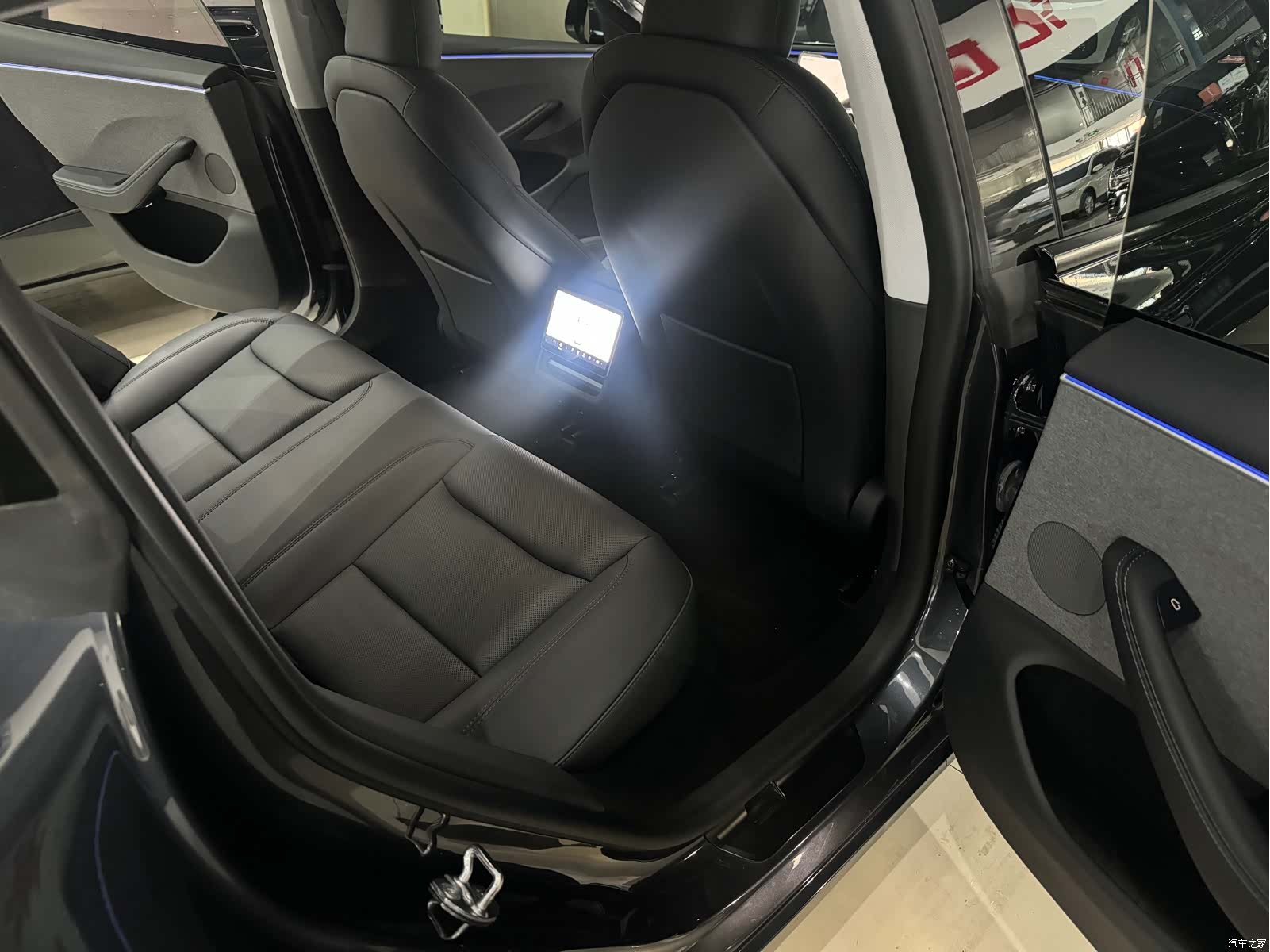 Tesla Model 3, 2024 11