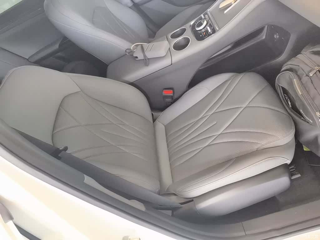 Geely Galaxy L6, 2025 25