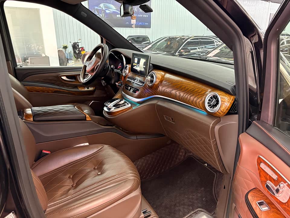 Mercedes-Benz V-class