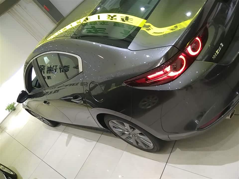Mazda 3 Angkesaila