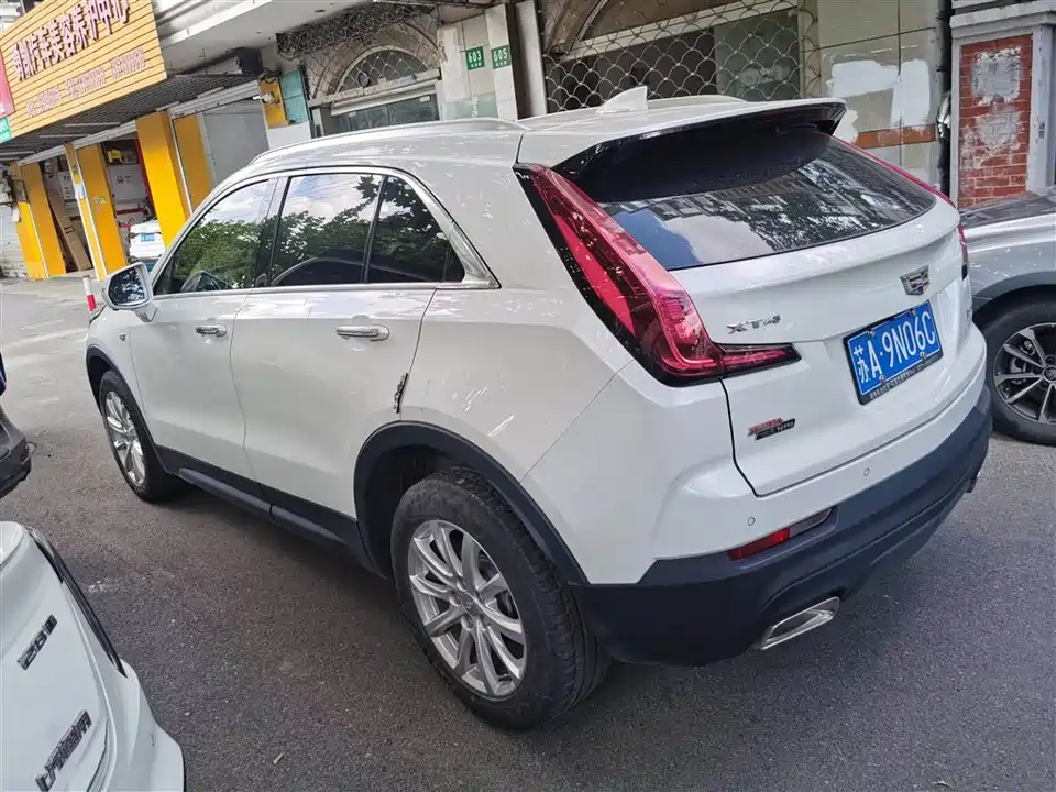 Cadillac XT4