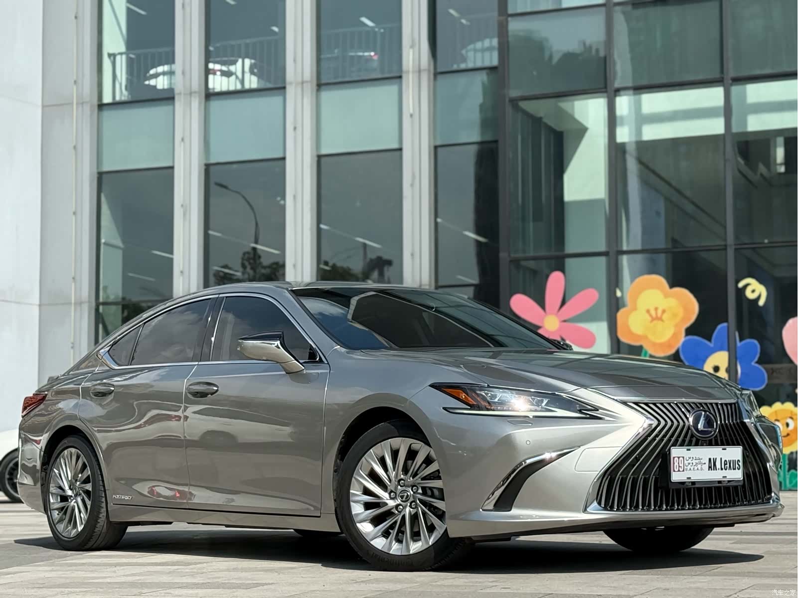 Lexus ES, 2019 3
