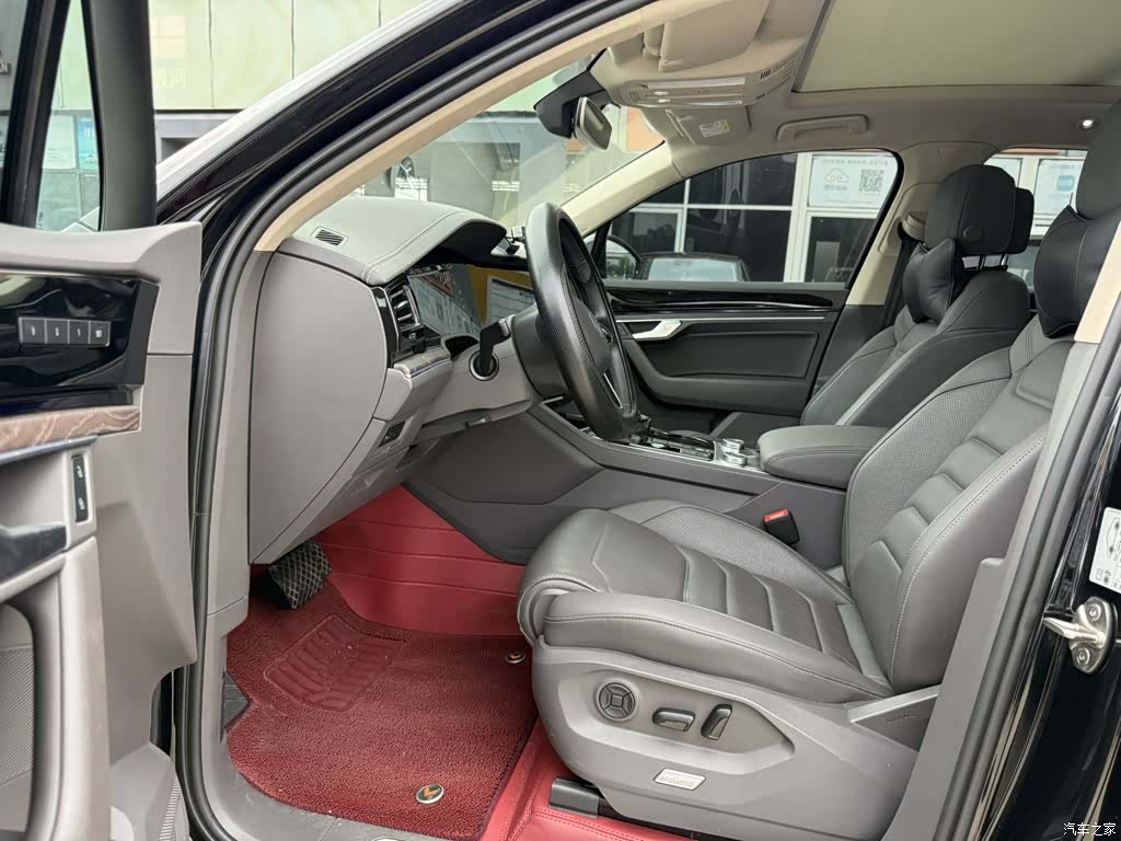Volkswagen Touareg, 2021 все фото