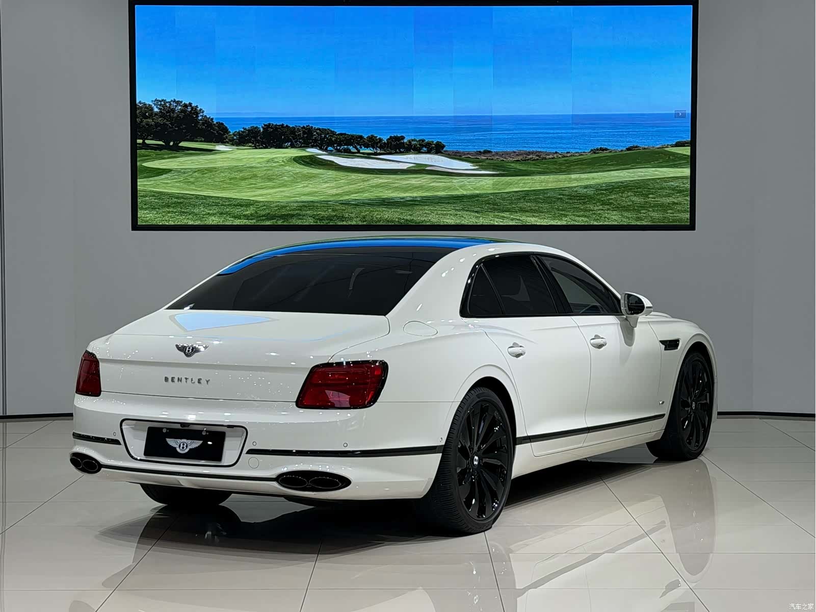 Bentley Flying Spur, 2023 4