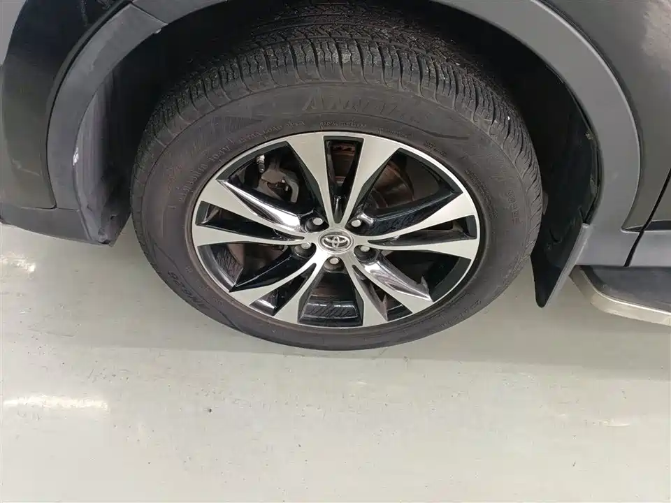 Toyota RAV4 Rongfang