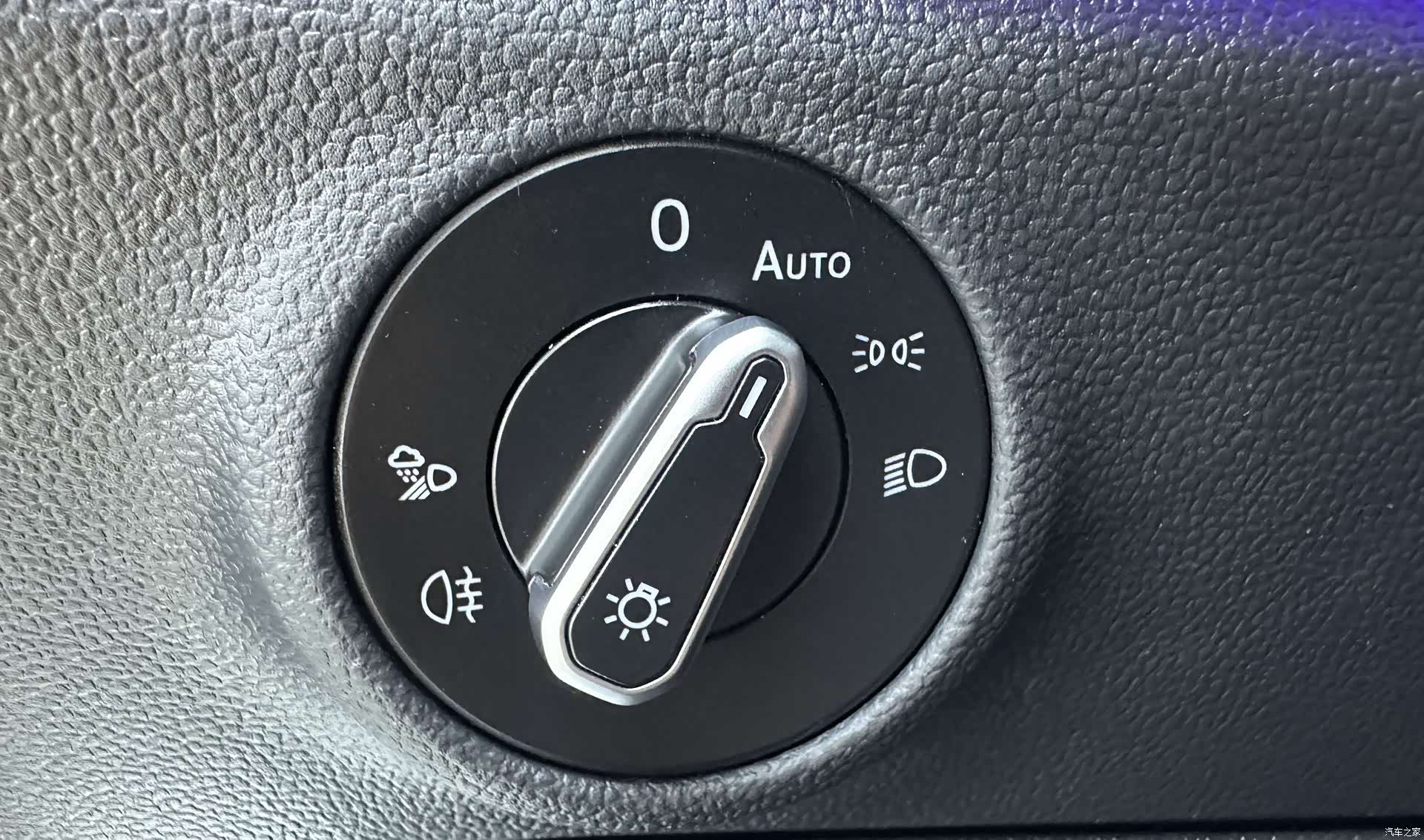Volkswagen Sagitar, 2023 16