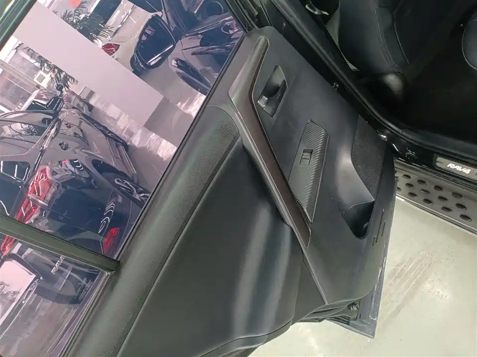 Toyota RAV4 Rongfang