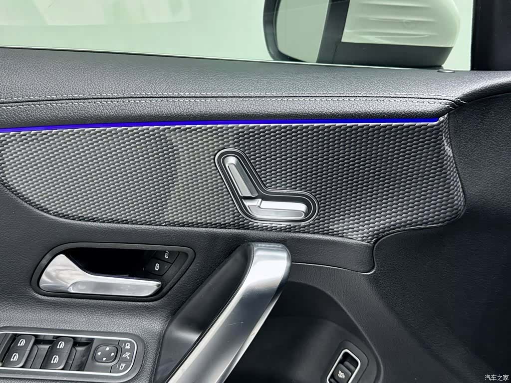 Mercedes-Benz A-Class, 2019 16