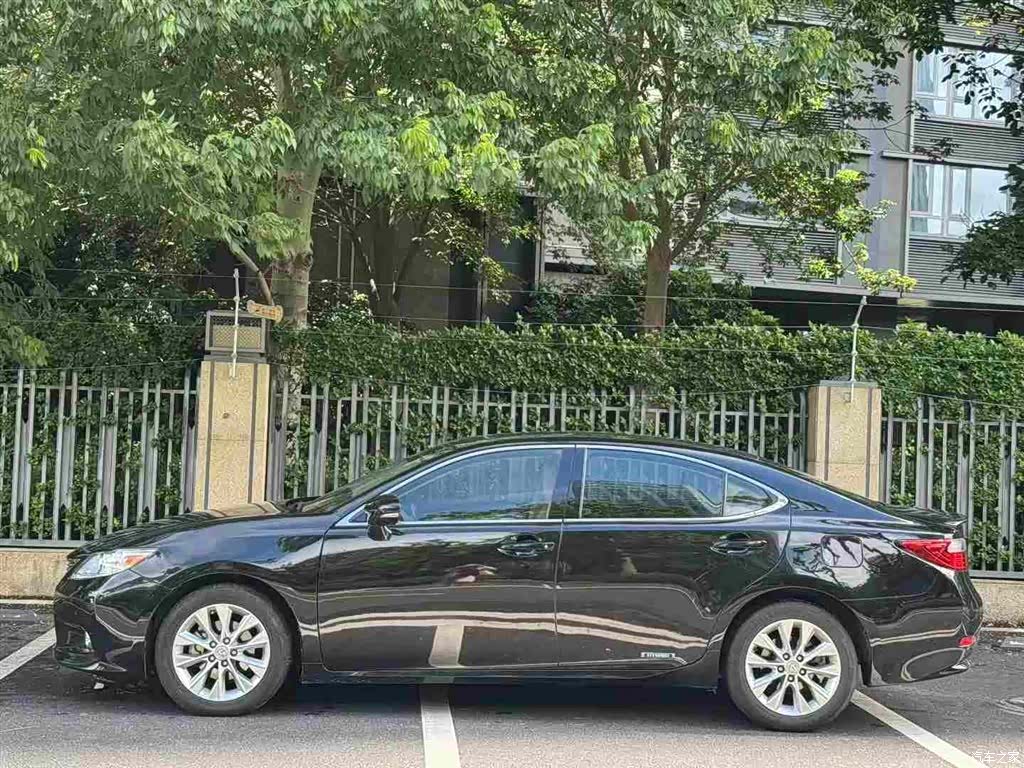 Lexus ES, 2013 2