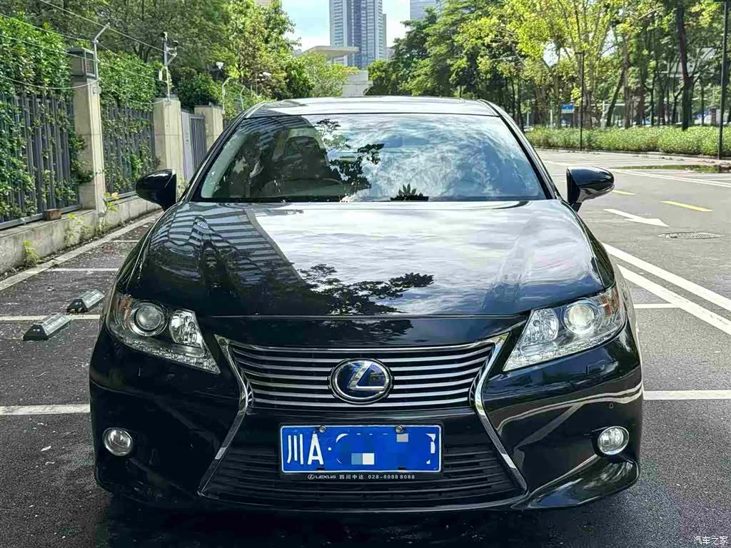 Lexus ES, 2013 3