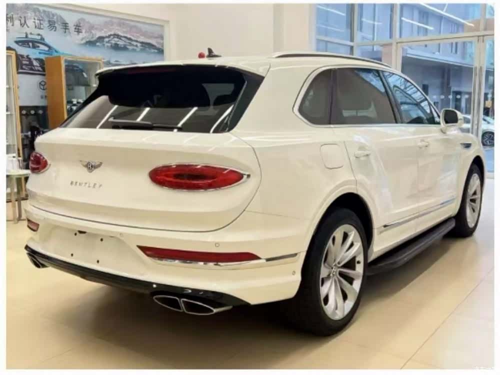 Bentley Bentayga, 2020 11
