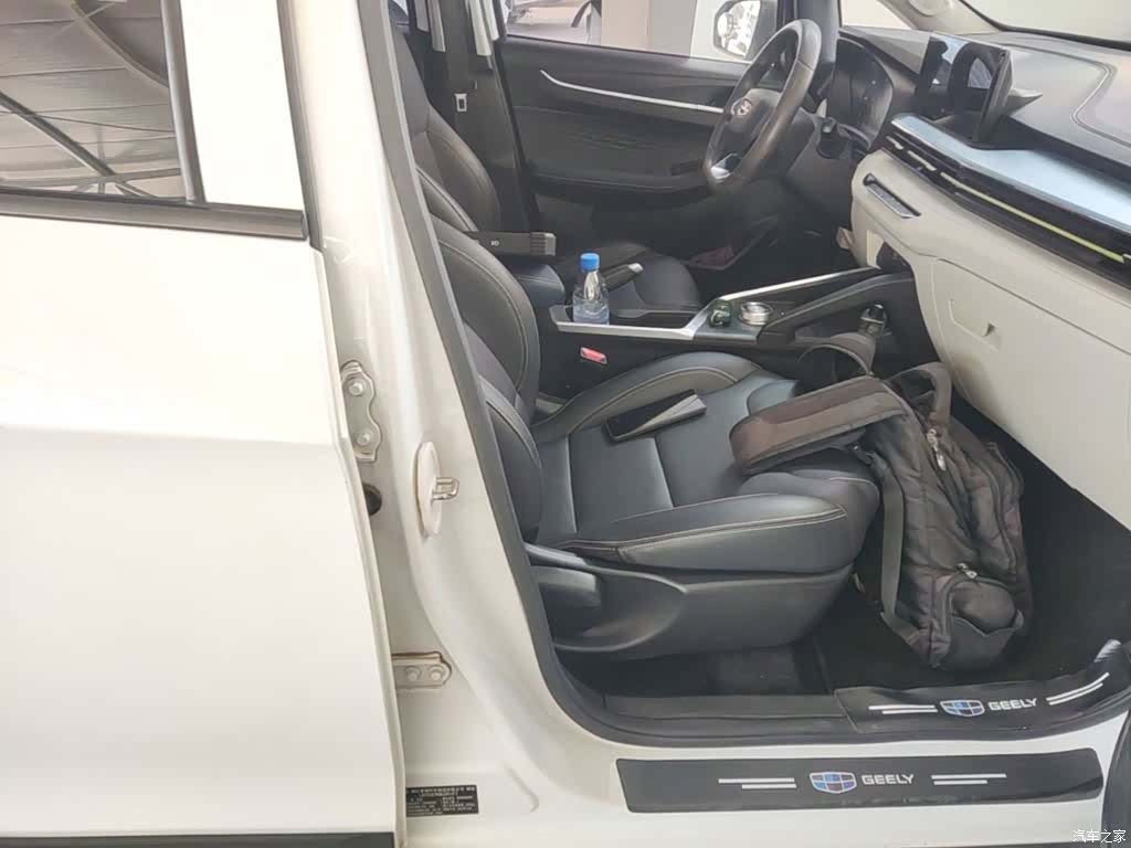 Geely EX3, 2022 25