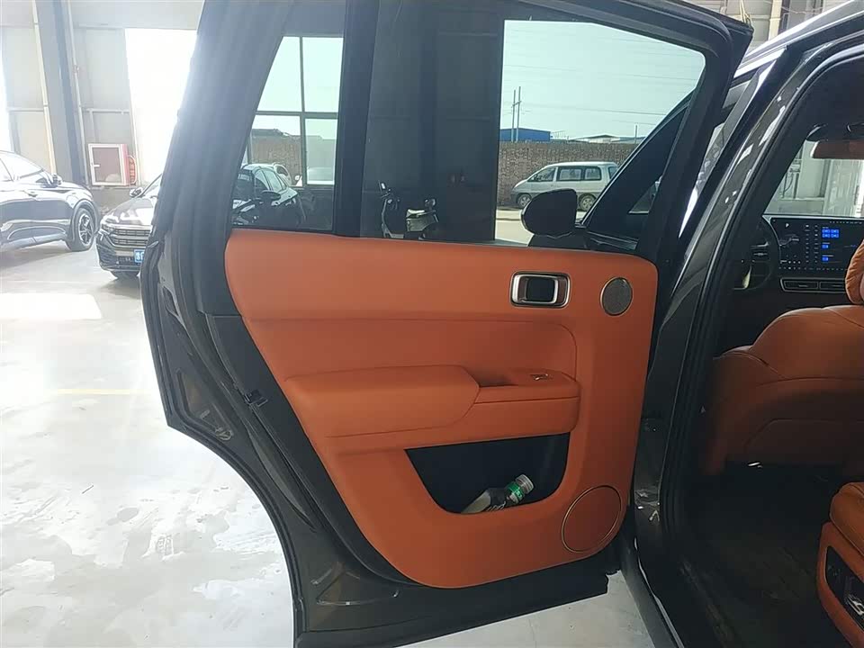 Li Auto Ideal L8