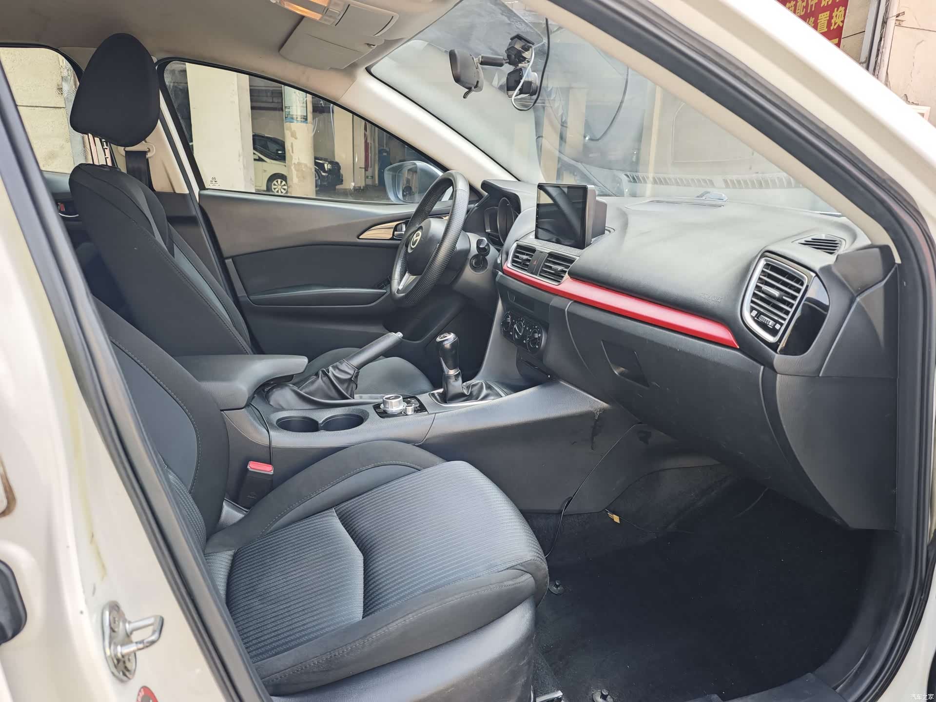 Mazda Mazda3, 2015 7