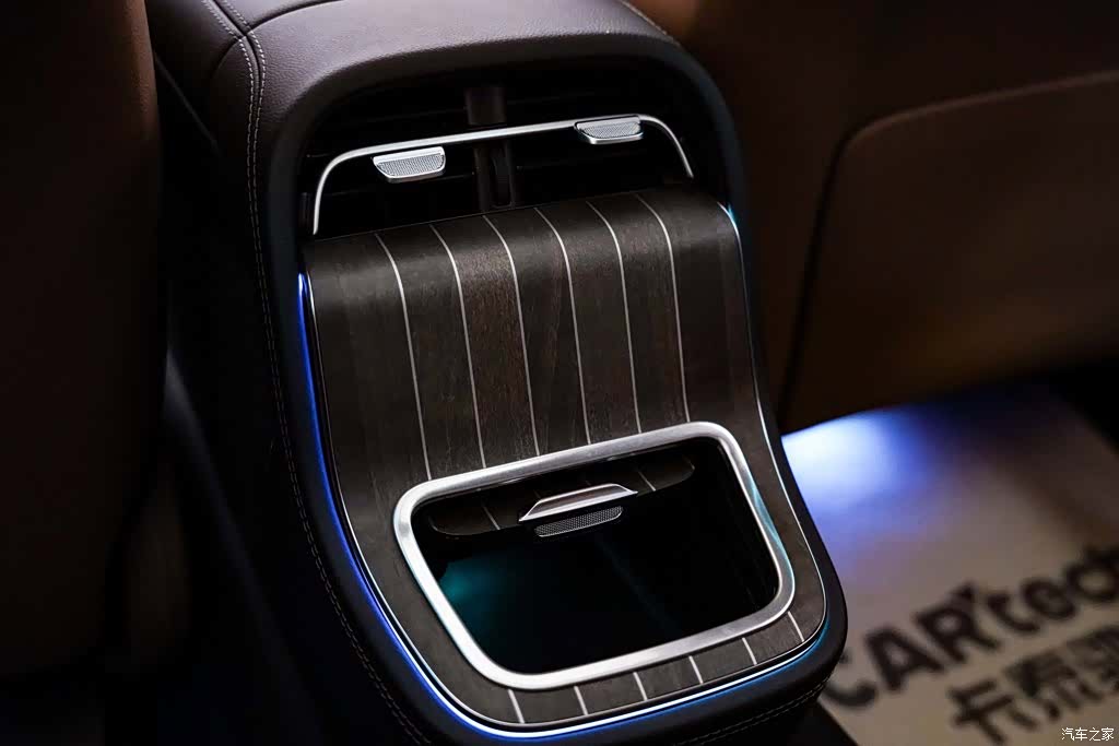 Mercedes-Benz E-Class, 2025 22