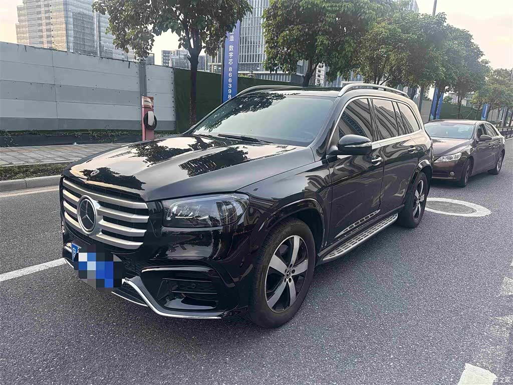 Mercedes-Benz GLS, 2024 1