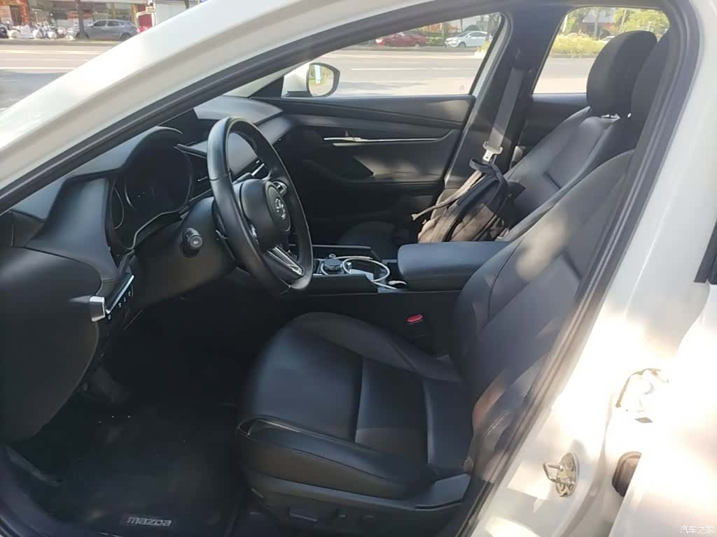 Mazda Mazda3, 2024 15