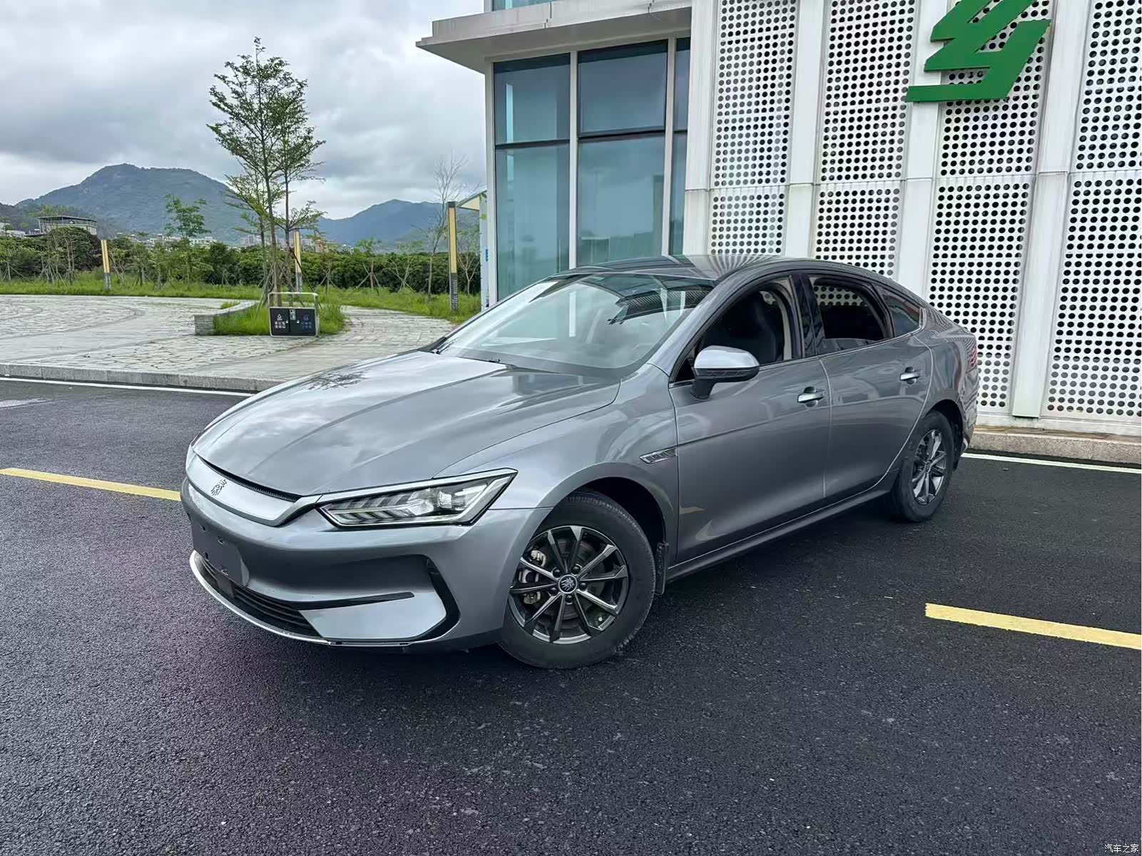 BYD Qin, 2022 1
