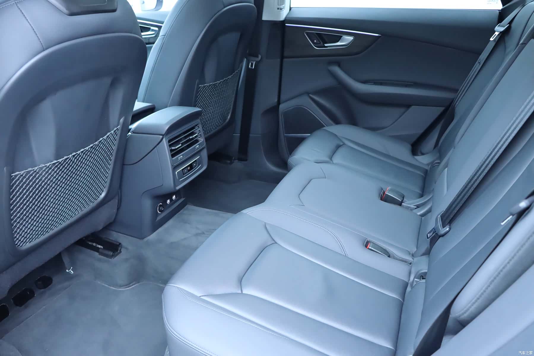 Audi Q8, 2020 13