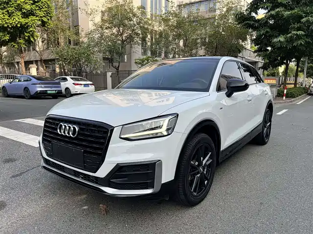 Audi Q2L 2019 — купить из Китая под заказ