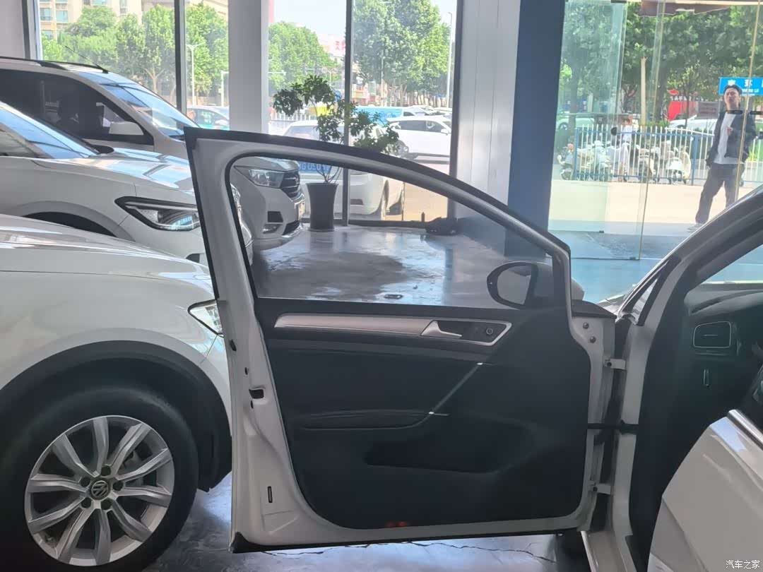 Volkswagen Golf, 2020 8