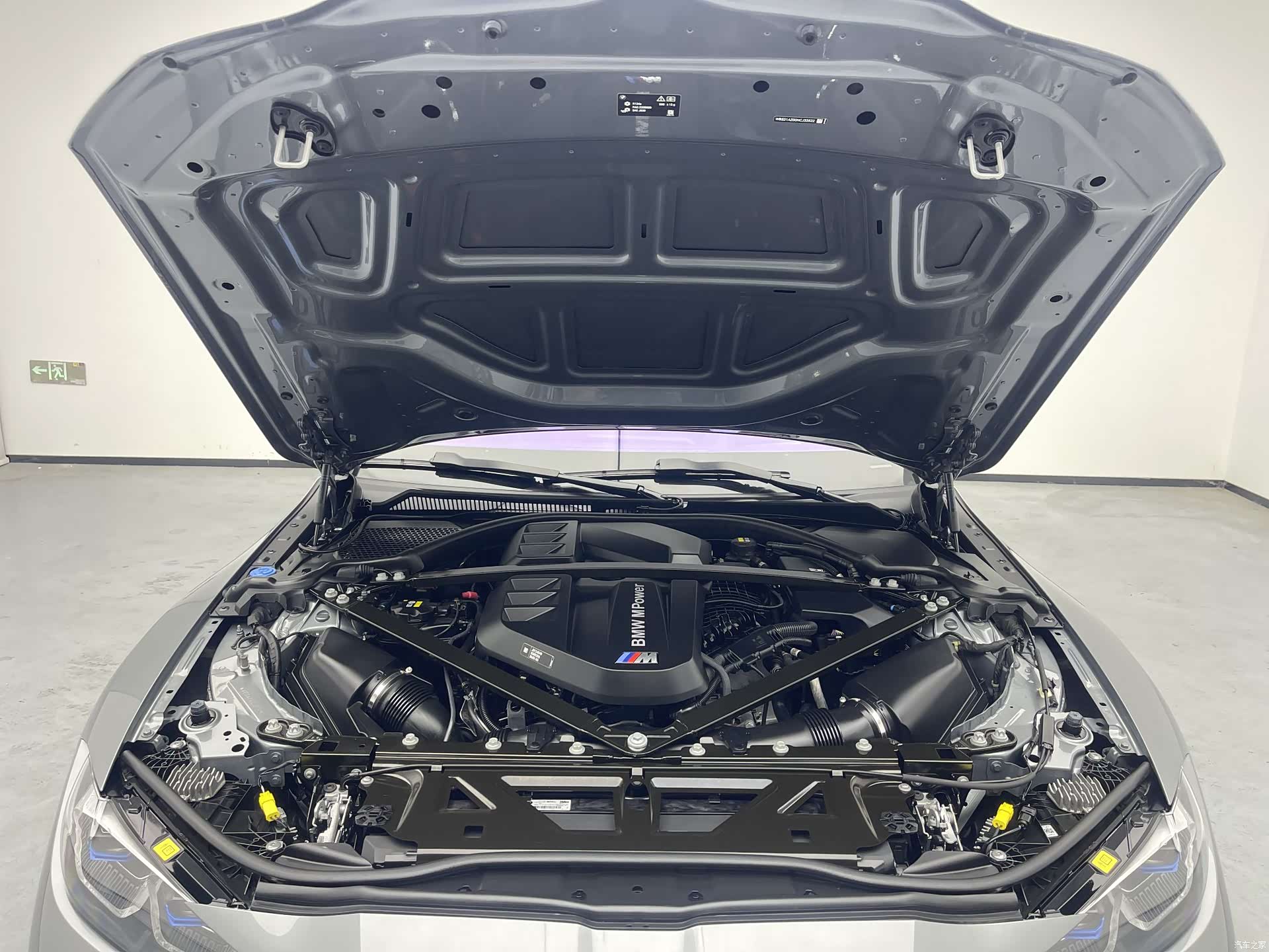 BMW M4, 2022 8
