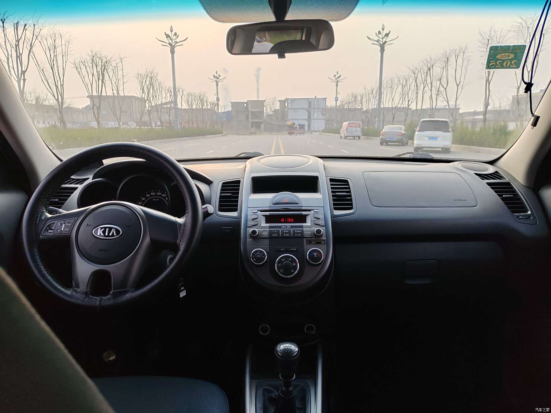 Kia GL, 2011 9