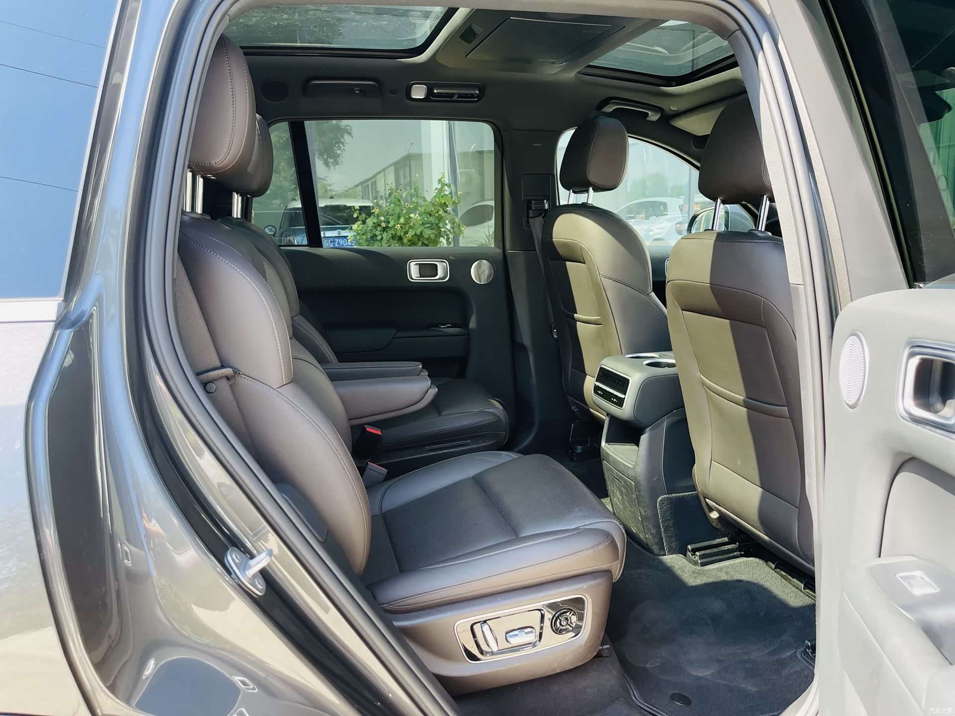 Li Auto L8, 2023 13