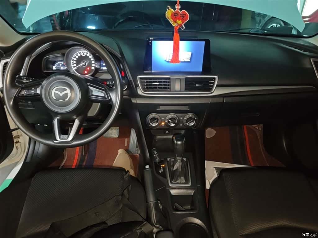 Mazda Mazda3, 2017 10