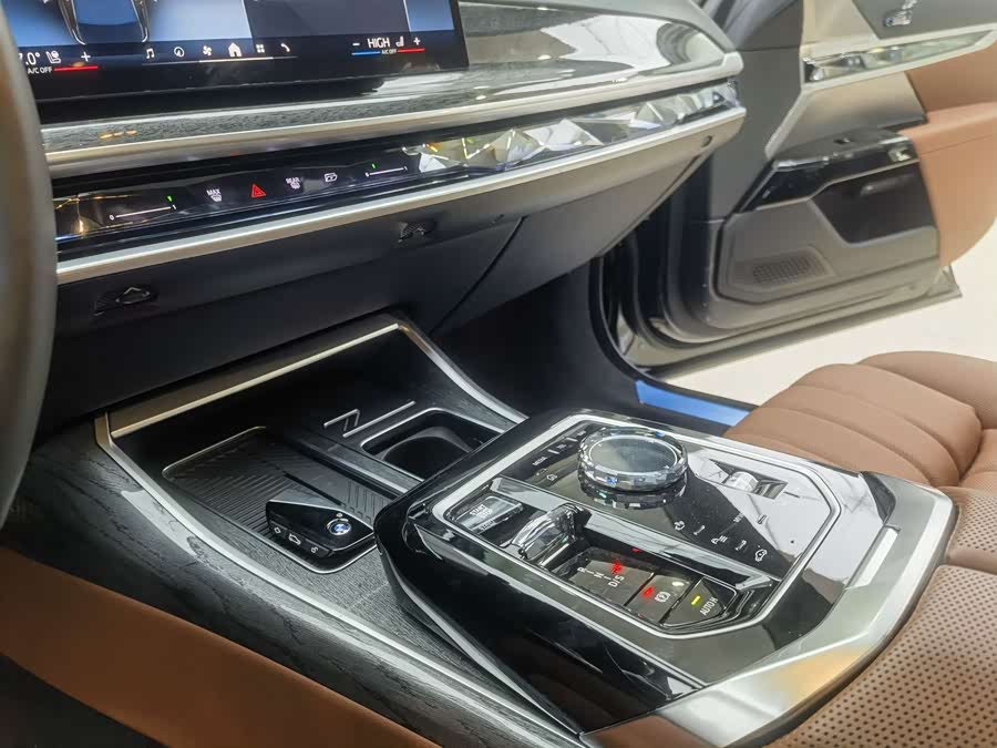 BMW 7-Series 2026, фото 9