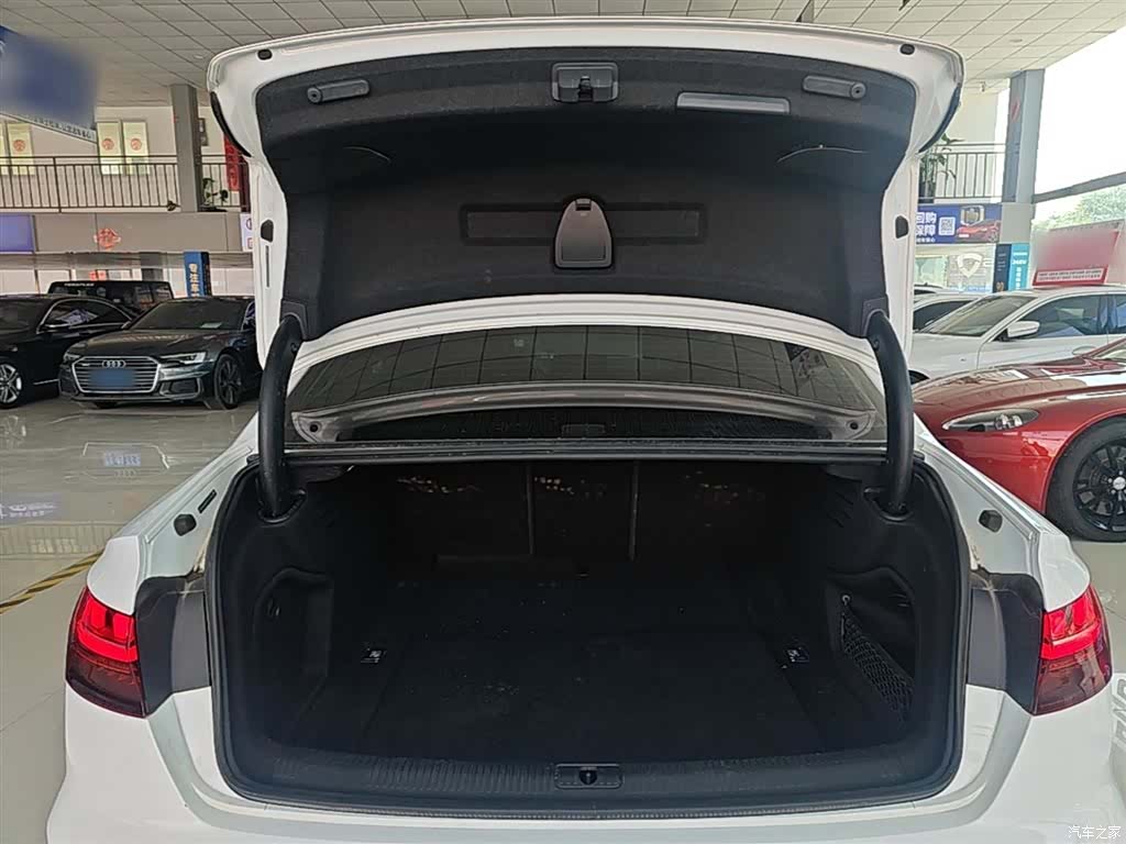 Audi A4L, 2024 19