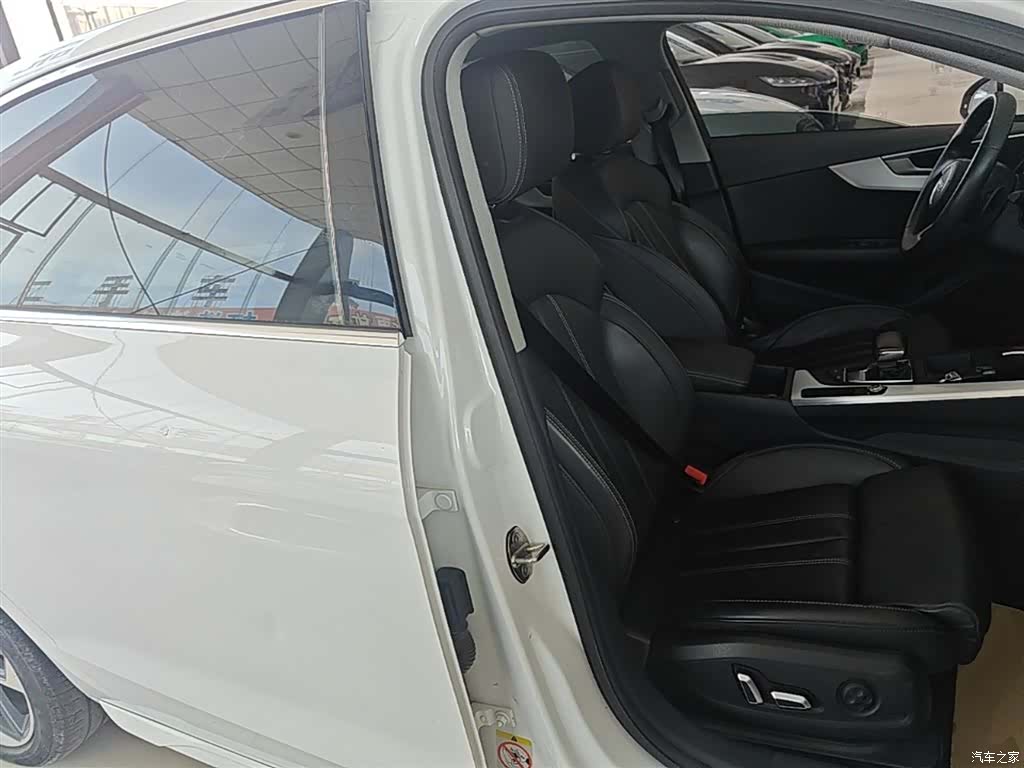 Audi A4L, 2024 25