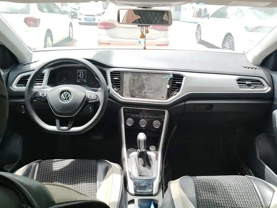 Volkswagen T-ROC exploring Songs