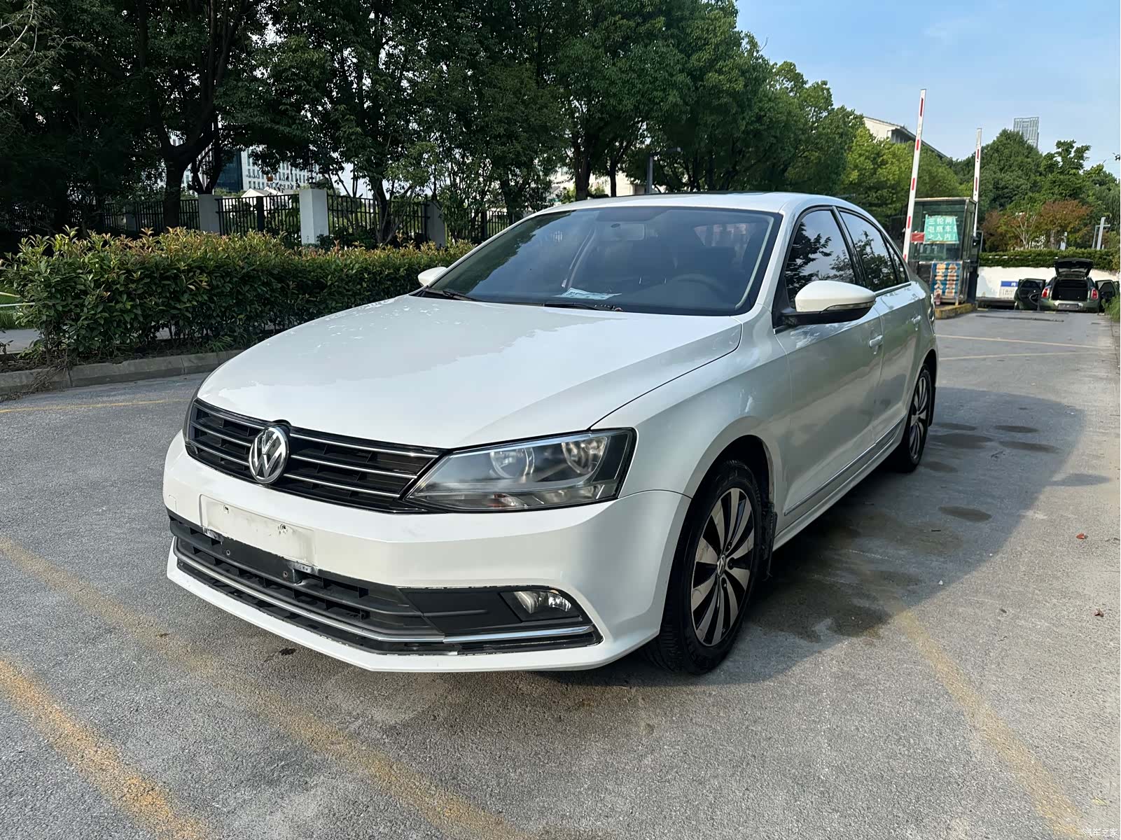 Volkswagen Sagitar, 2016 1