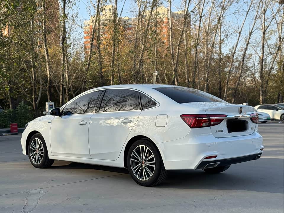 Roewe i6
