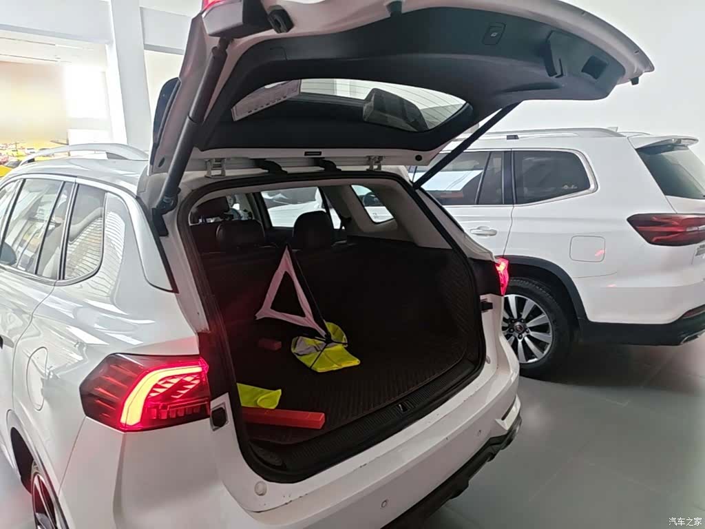 Roewe RX5, 2022 19