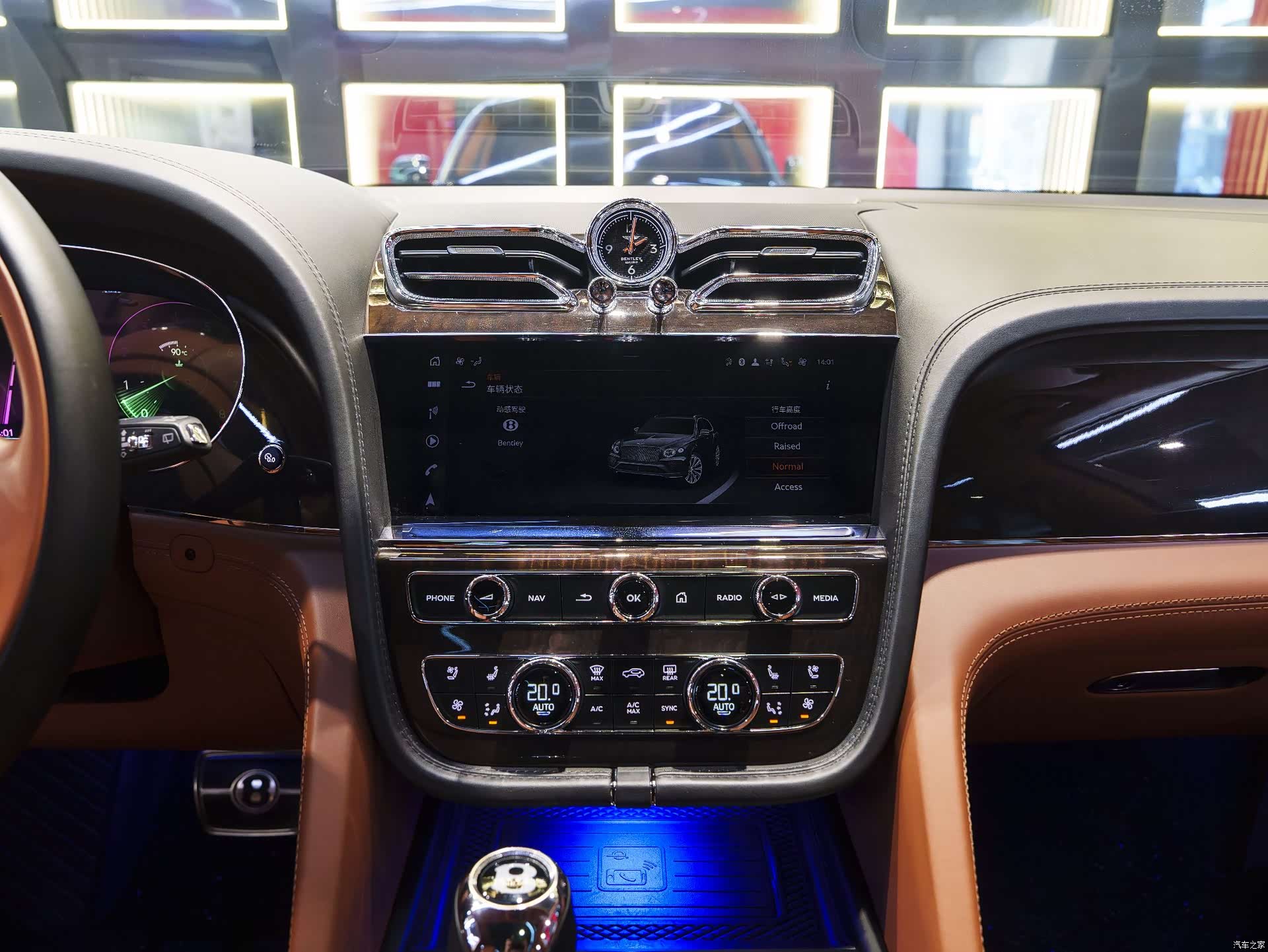 Bentley Bentayga, 2022 14